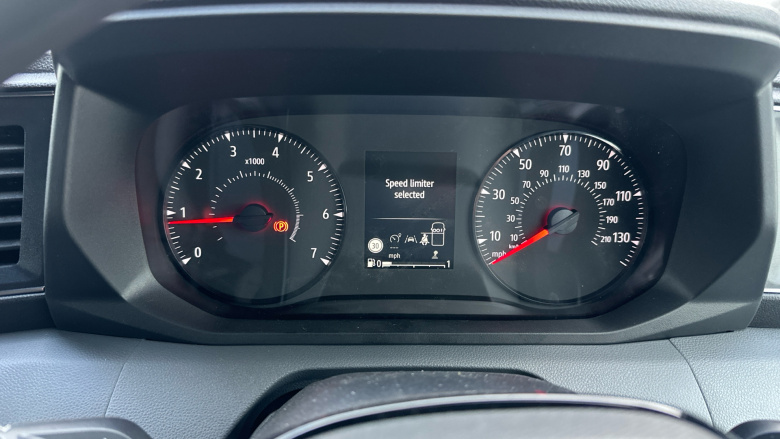 Renault Master Mwb Diesel Fwd MM35 Blue dCi 130 Advance Medium Roof Van